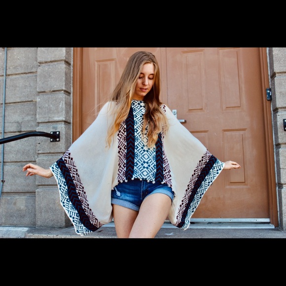 Uptown American | Bohemian Poncho - Picture 5 of 6
